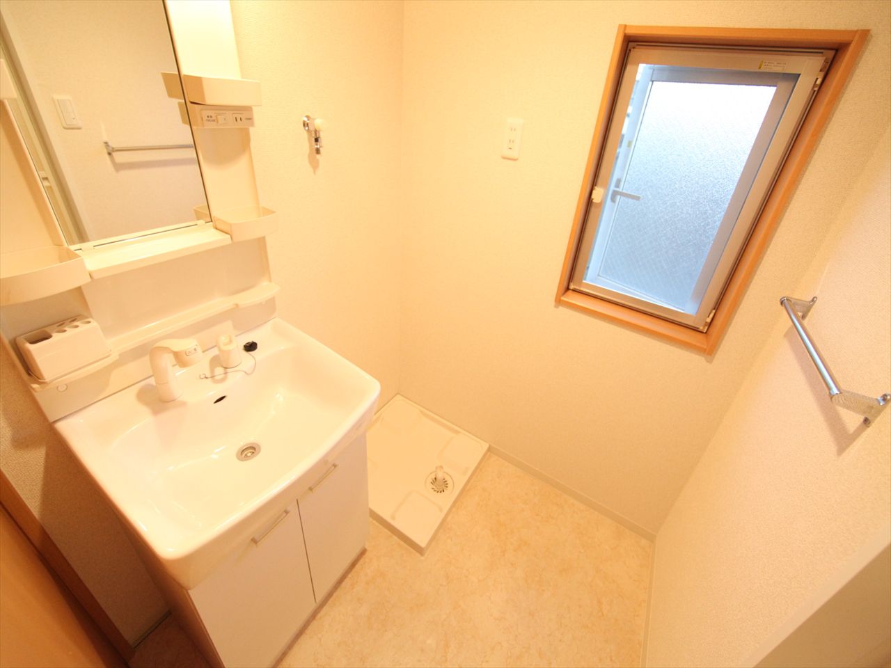 Washroom. Dressing room Independent wash basin can be prepared (shampoo dresser) washing machine