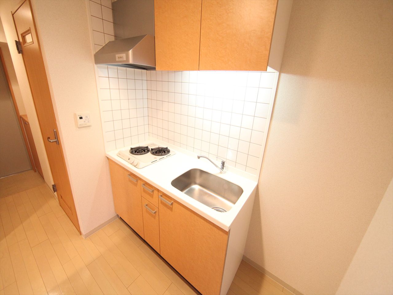 Kitchen. System kitchen (gas 2 burners) Refrigerator ・ Range, etc. You can offer