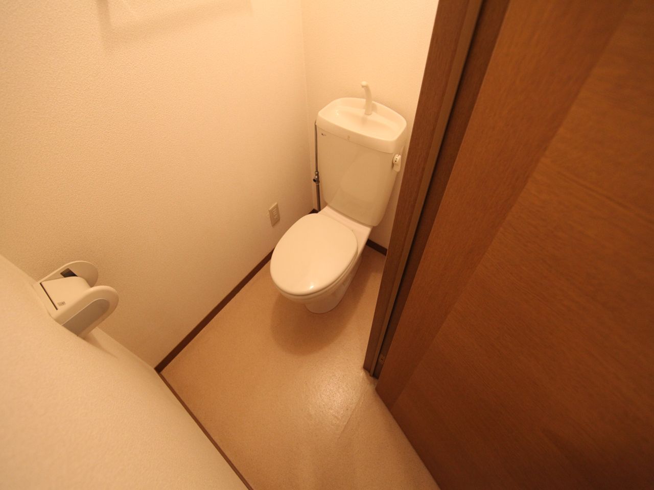 Toilet. bus ・ Restroom Warm water washing heating toilet seat installation Allowed