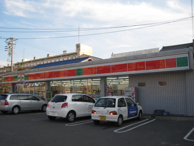 Convenience store. 651m until Sunkus Shika store (convenience store)
