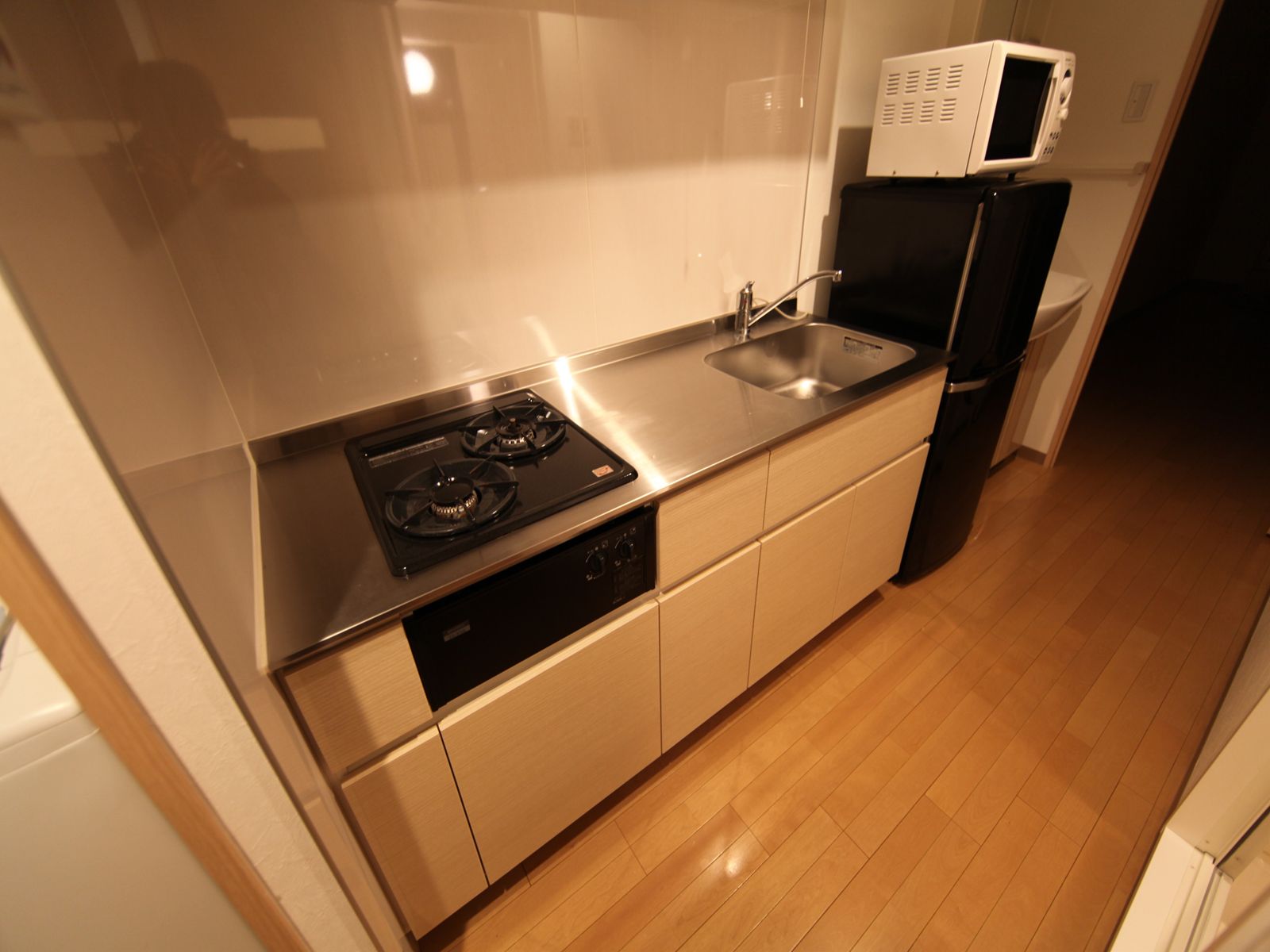 Kitchen. System kitchen (gas 2 burners) Refrigerator ・ Range, etc. You can offer