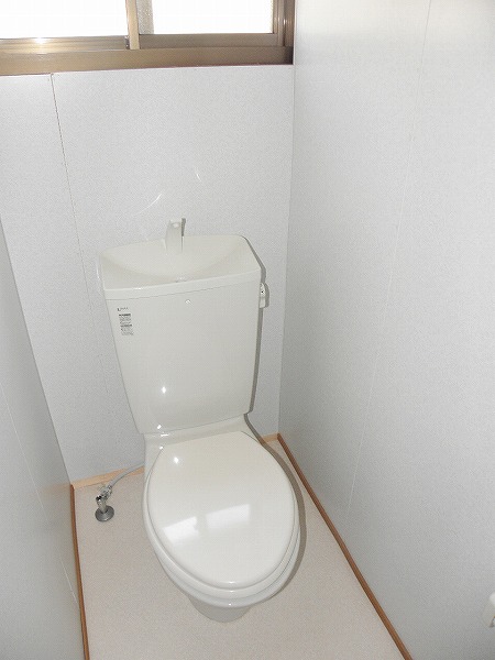 Toilet. New goods exchange has been in Western-style from the Japanese style