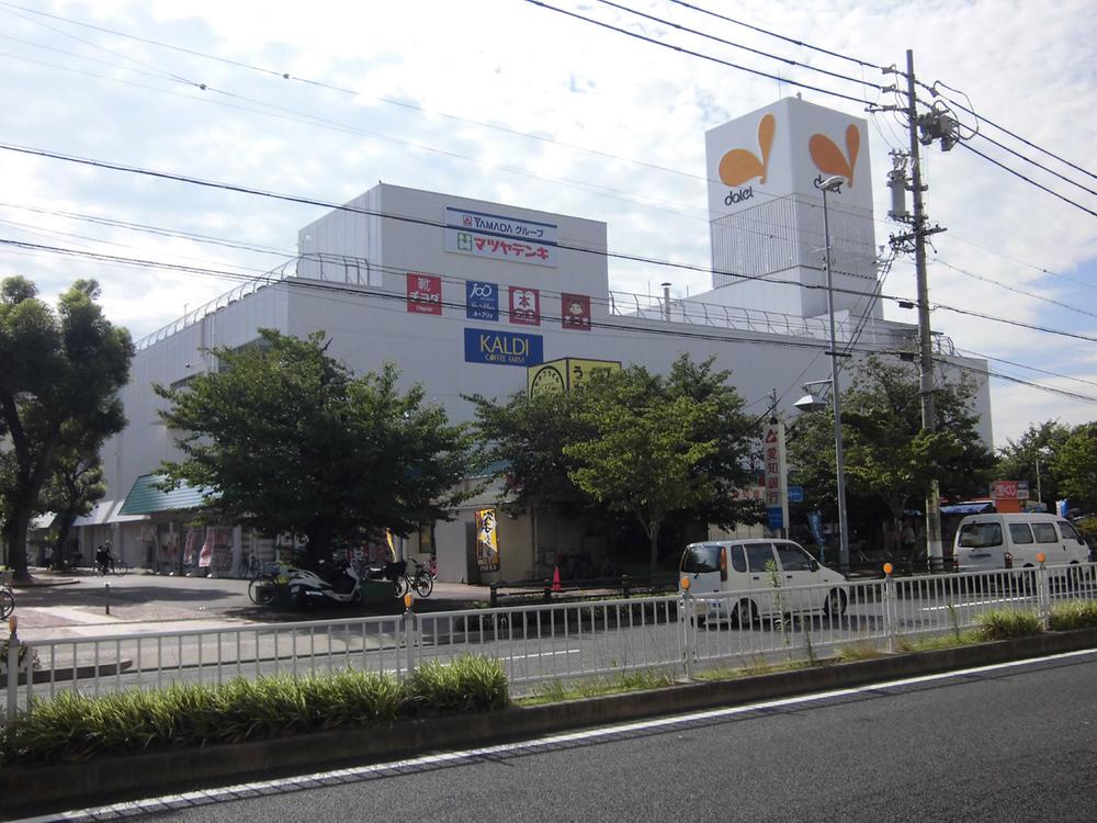 Supermarket. 650m to Daiei Kamiida shop