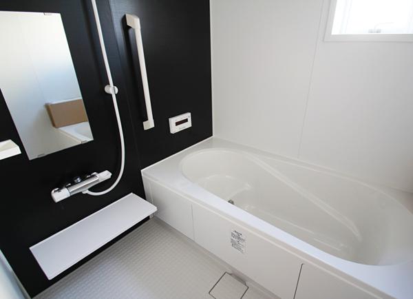 Same specifications photo (bathroom). Local Building 2 2013 early November shooting