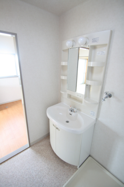 Washroom.  ※ I use a photo of the other rooms.