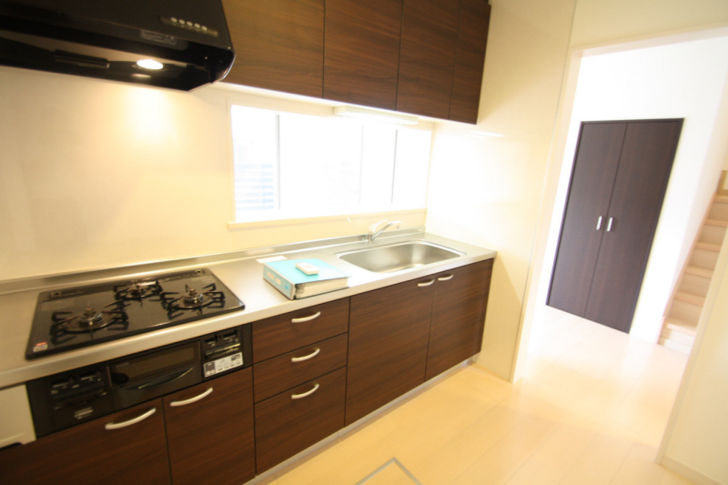 Kitchen.  ※ It is a photograph of the same building another room. 