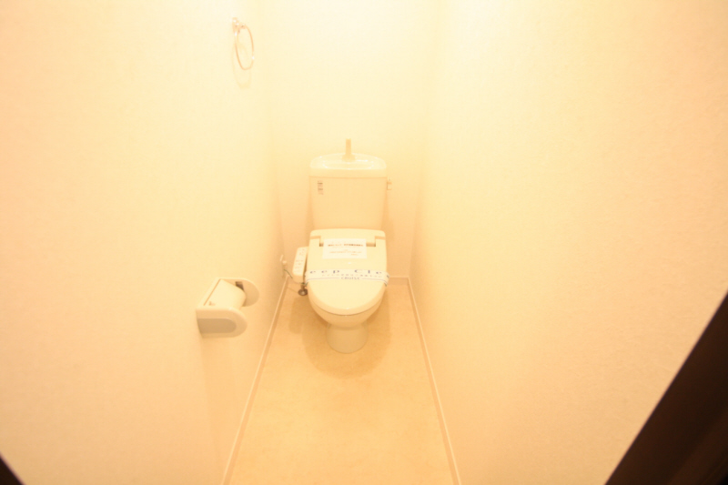 Toilet.  ※ It is a photograph of the same building another room. 