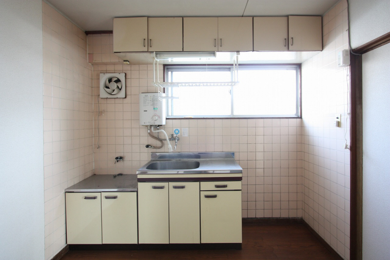 Kitchen. Ventilation is also easy because there is a window in front of the kitchen.