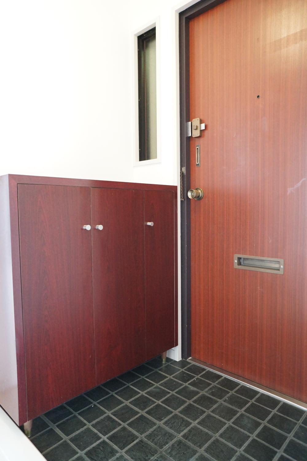 Entrance.  ■ Entrance