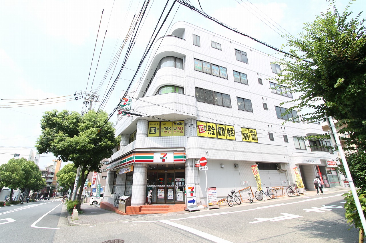 Convenience store. Seven-Eleven Nagoya Hongo 2-chome up (convenience store) 486m