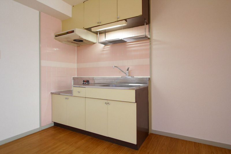 Kitchen. Is possible to put the stove of your choice is a kitchen that can be.