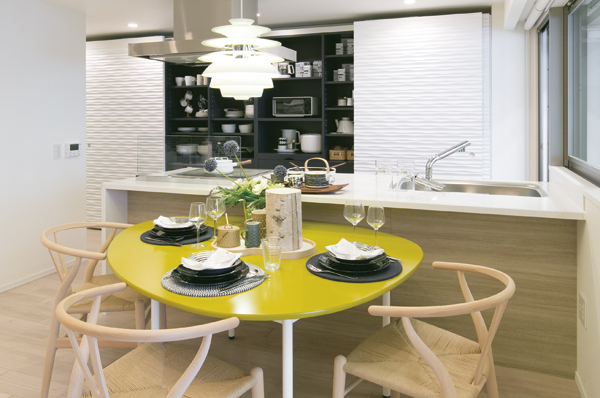 Dining Scandinavian style of furniture and lighting fixtures look good ・ kitchen