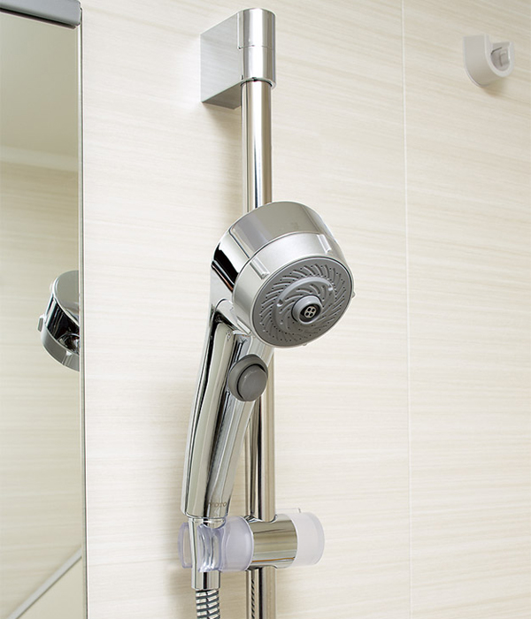 Bathing-wash room.  [Water-saving spray shower] Water discharge by simply pressing the button attached to the shower head ・ Control the water stop. It is water-saving type that frequently can be waterproof (same specifications)