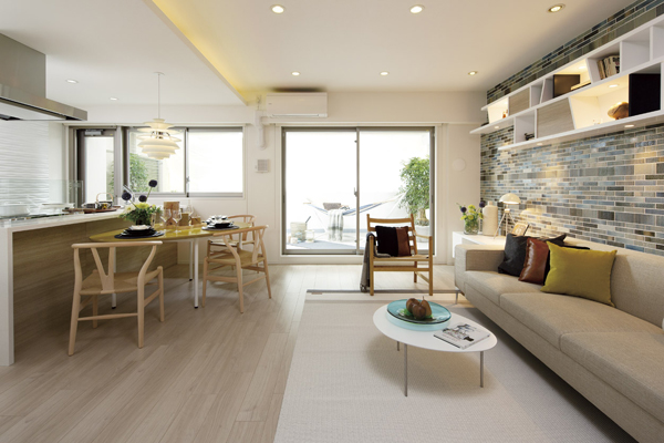 Living.  [living ・ dining] Living room, which is coordinated by the natural gentle color ・ Dining (A-C1 type model room)