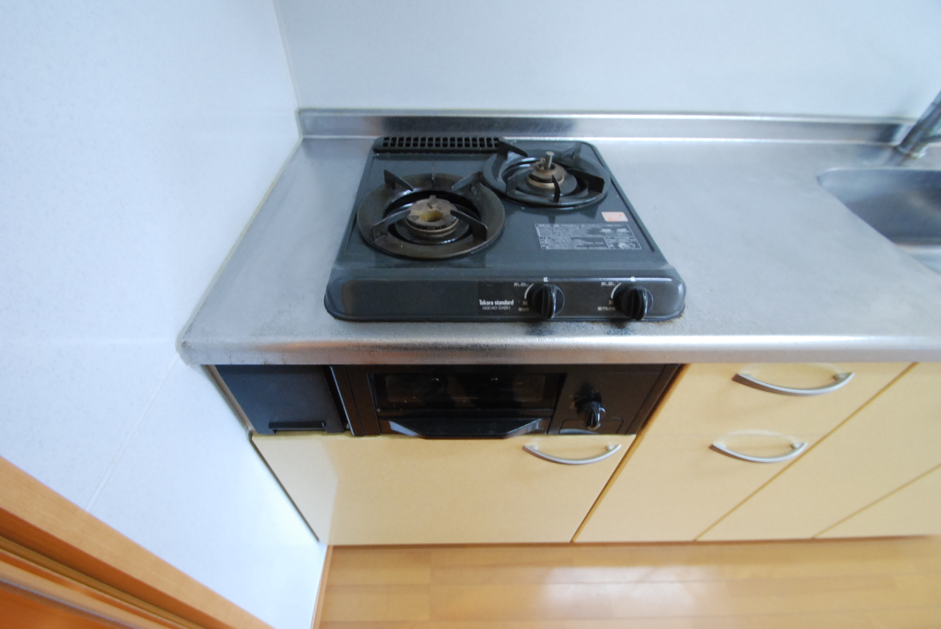 Kitchen. 2 lot gas stoves