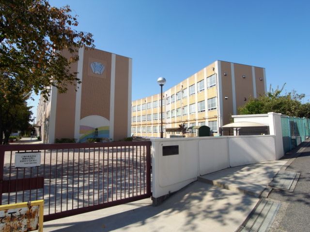 Primary school. Municipal Kibune to elementary school (elementary school) 520m