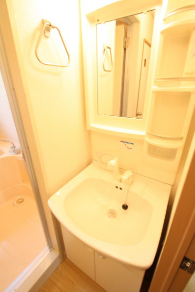 Washroom. Trying to use to clean! 