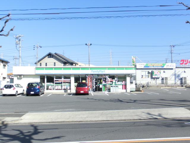 Convenience store. FamilyMart Meito Takabari store up (convenience store) 457m