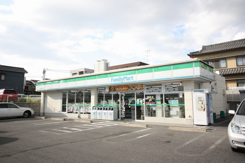 Convenience store. FamilyMart Meito Idakadai store up (convenience store) 440m