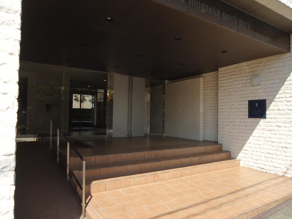 Entrance. Common areas