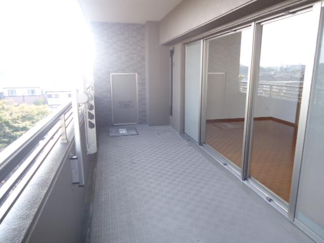 Balcony. Local (11 May 2013) Shooting