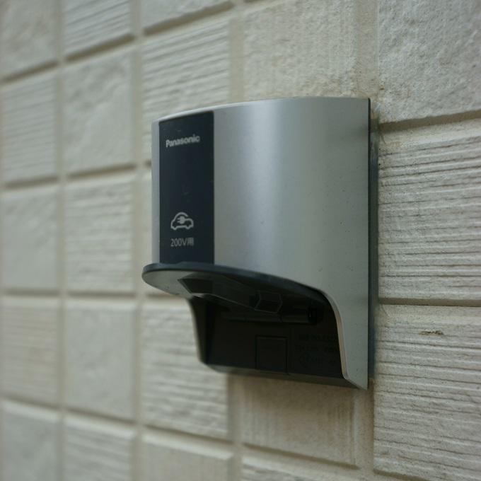 Other Equipment. Electric vehicle outlet, Great facilities be retrofitted. It is one of the desirable features that are installed at the new construction.