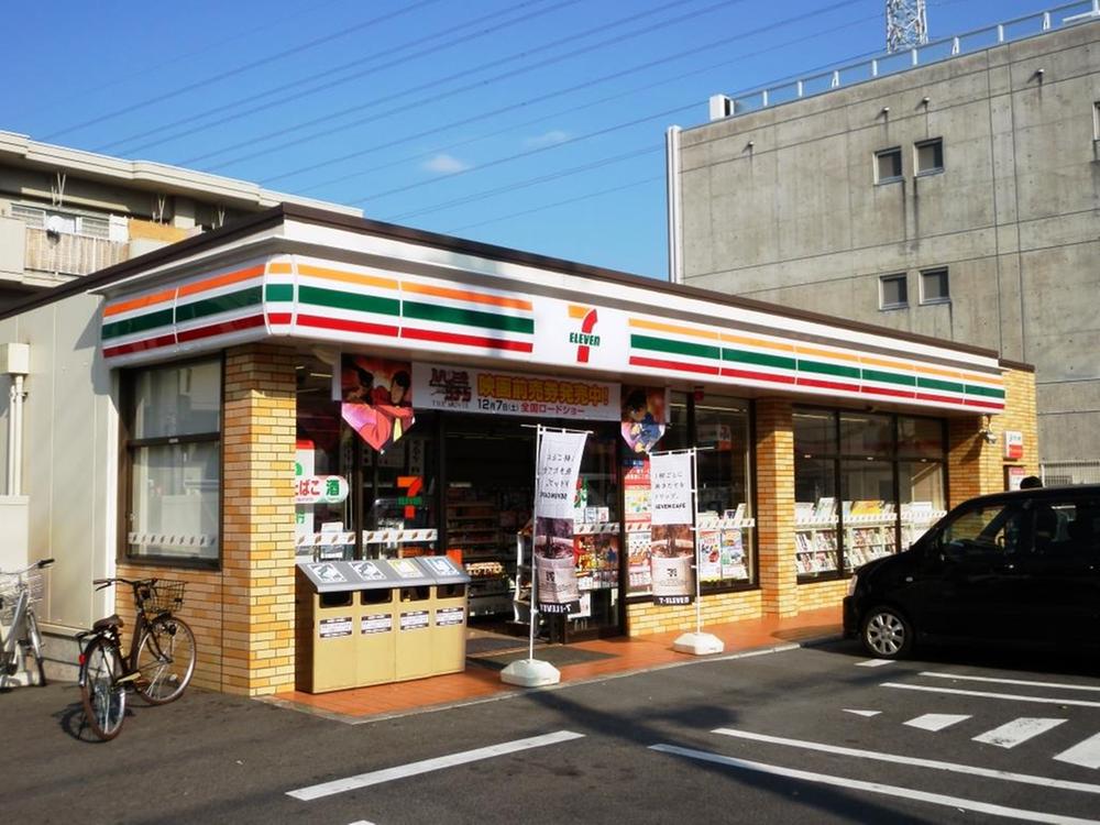 Convenience store. Seven-Eleven to Nagoya Idakadai shop 121m not do without now to life convenience store right next to!