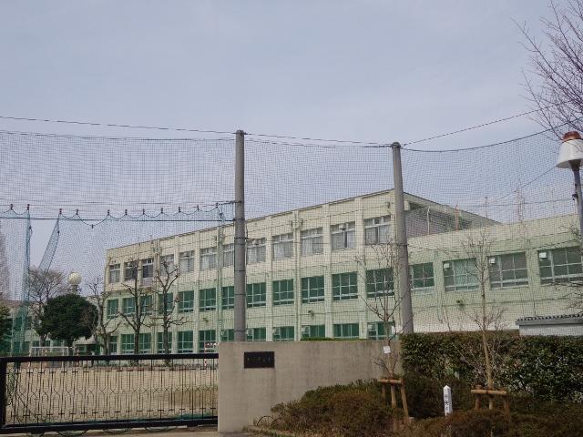 Junior high school. 1301m to Nagoya Municipal Kamiyashiro junior high school
