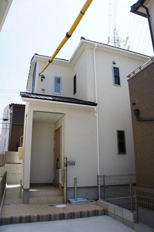 Local appearance photo. 3 Building appearance ・ Local (April 2013) Shooting