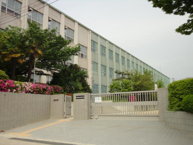 Junior high school. Takabaridai junior high school