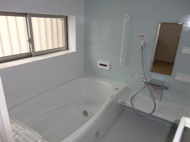 Same specifications photo (bathroom)