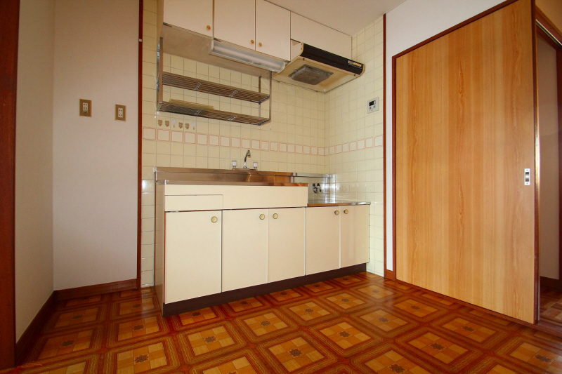 Kitchen. Stove of your choice can be installed. 