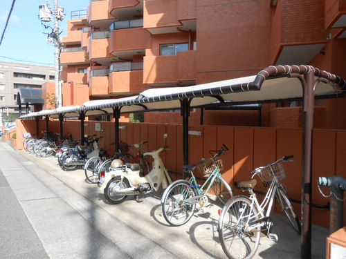 Other common areas. Cycle space with a roof