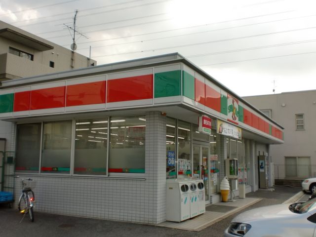 Convenience store. 510m until Thanksgiving (convenience store)