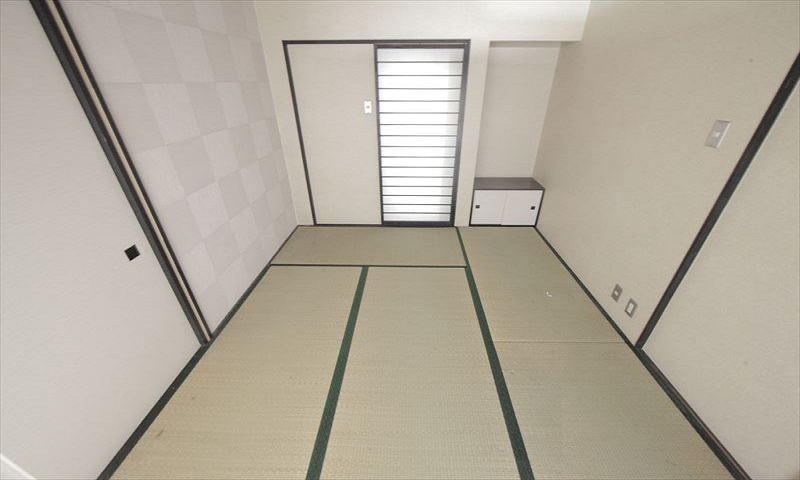 Other room space. Japanese-style room 6 quires With closet