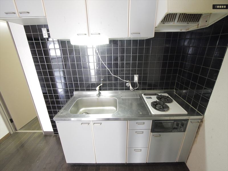 Kitchen. System kitchen (gas two-burner stove ・ With grill) (Renovation