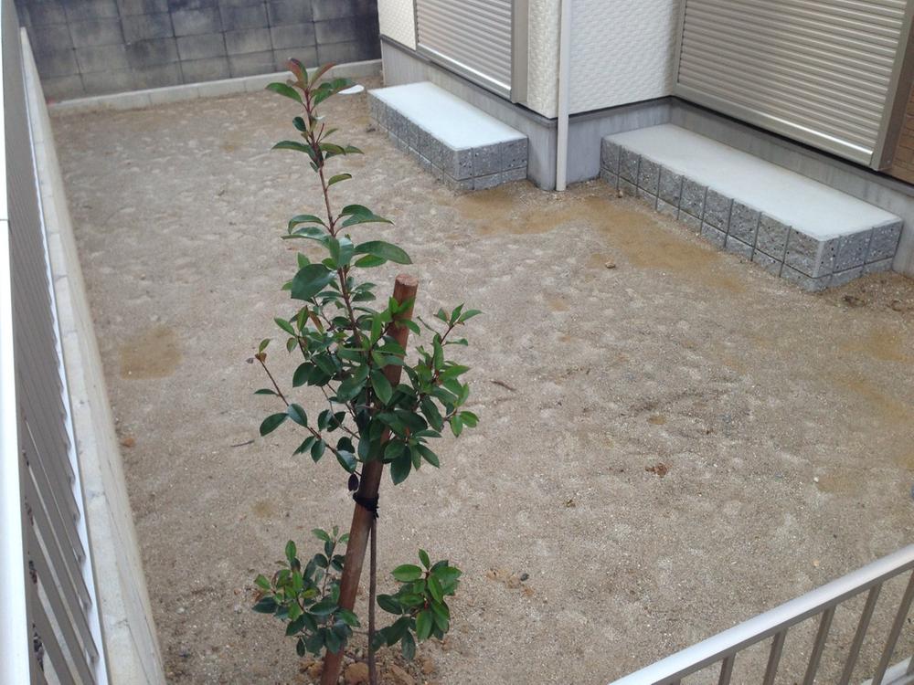 Garden. With a spacious garden!