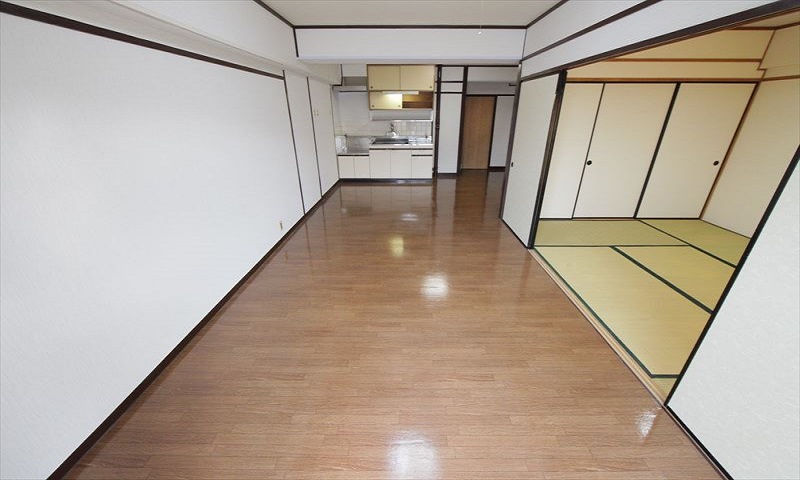 Living and room. LDK14.0 Pledge Western-style 4.5 Pledge Japanese-style room 6.0 quires