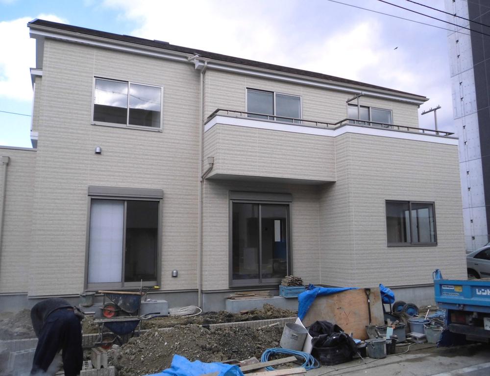 Local appearance photo. E Building (December 2013) Shooting