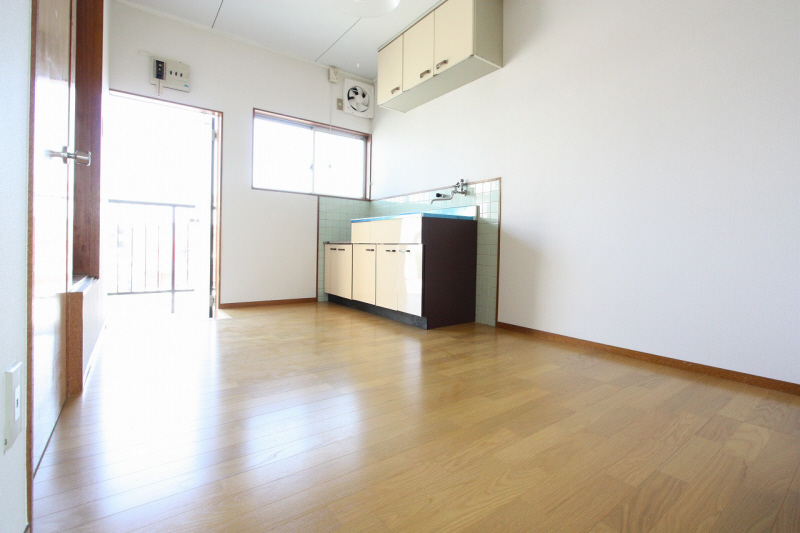 Living and room. Large dining space.