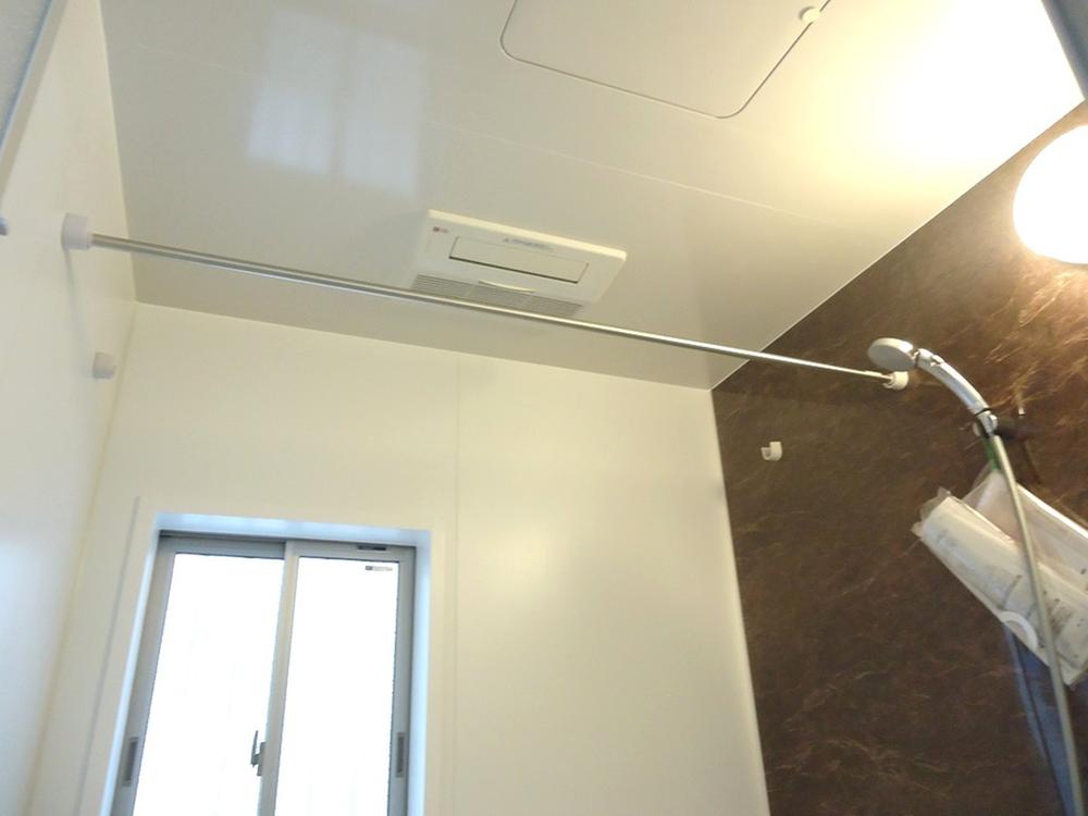 Bathroom. Indoor (11 May 2013) Shooting