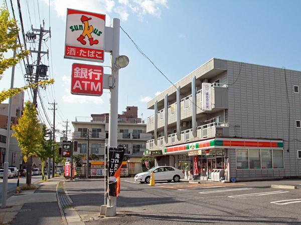 Convenience store. 216m until Thanksgiving Canare 3-chome