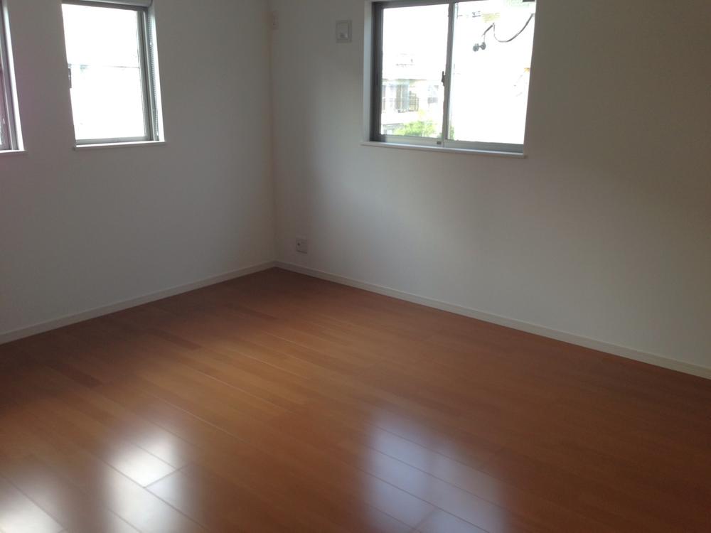 Non-living room. The main bedroom is 9 Pledge of leeway!