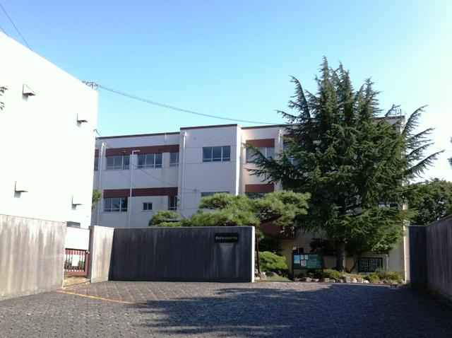 Junior high school. 1380m to Nagoya Municipal Ithaca junior high school