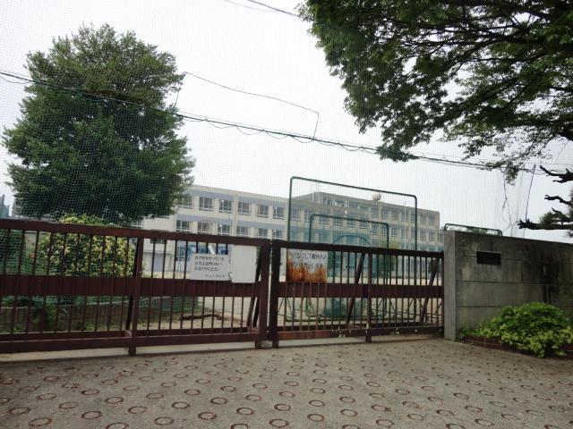 Primary school. Hikiyama elementary school