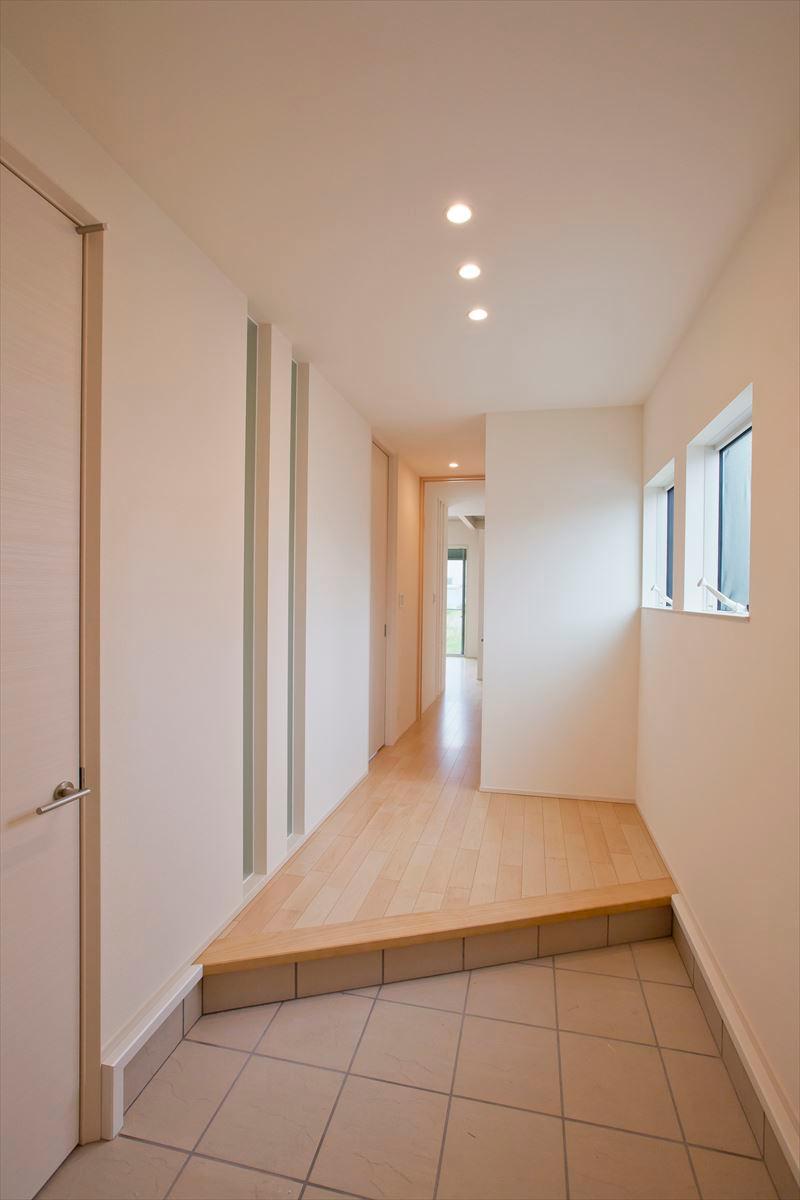 Rendering (introspection). A building entrance hall There is a foyer cloak that can pass through the opened immediately to the left of the door on the front door You can always keep the front door neat clean to divide the flow line of the customer