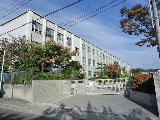 Junior high school. 167m to Nagoya Municipal Takabaridai junior high school (junior high school)