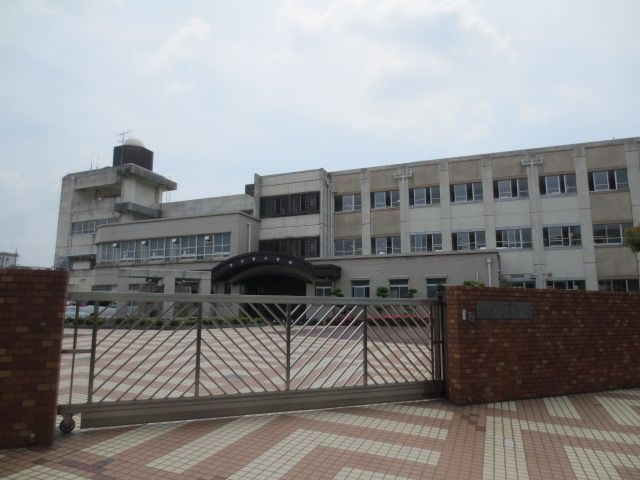 Primary school. Municipal Makinohara up to elementary school (elementary school) 680m