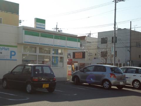 Other. 400m to a convenience store (Other)