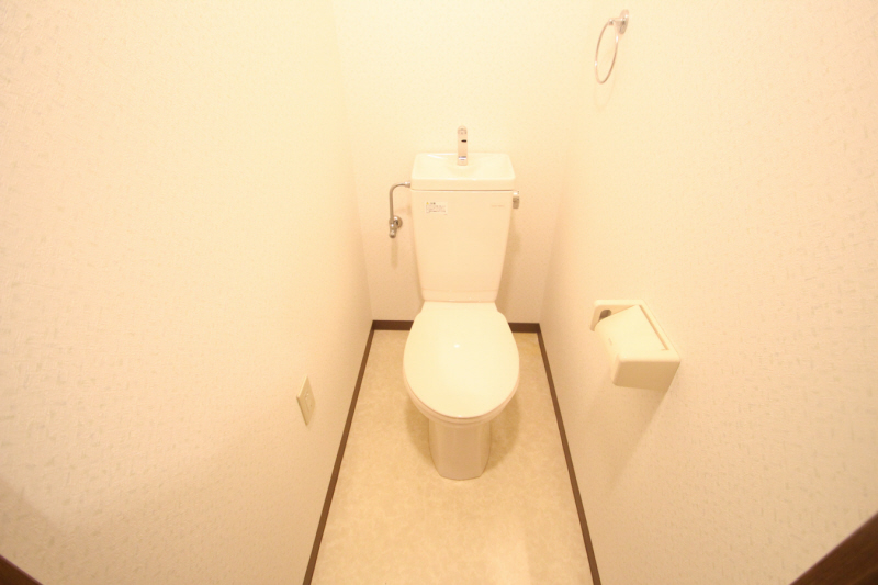 Toilet. toilet ・ Bus separate room